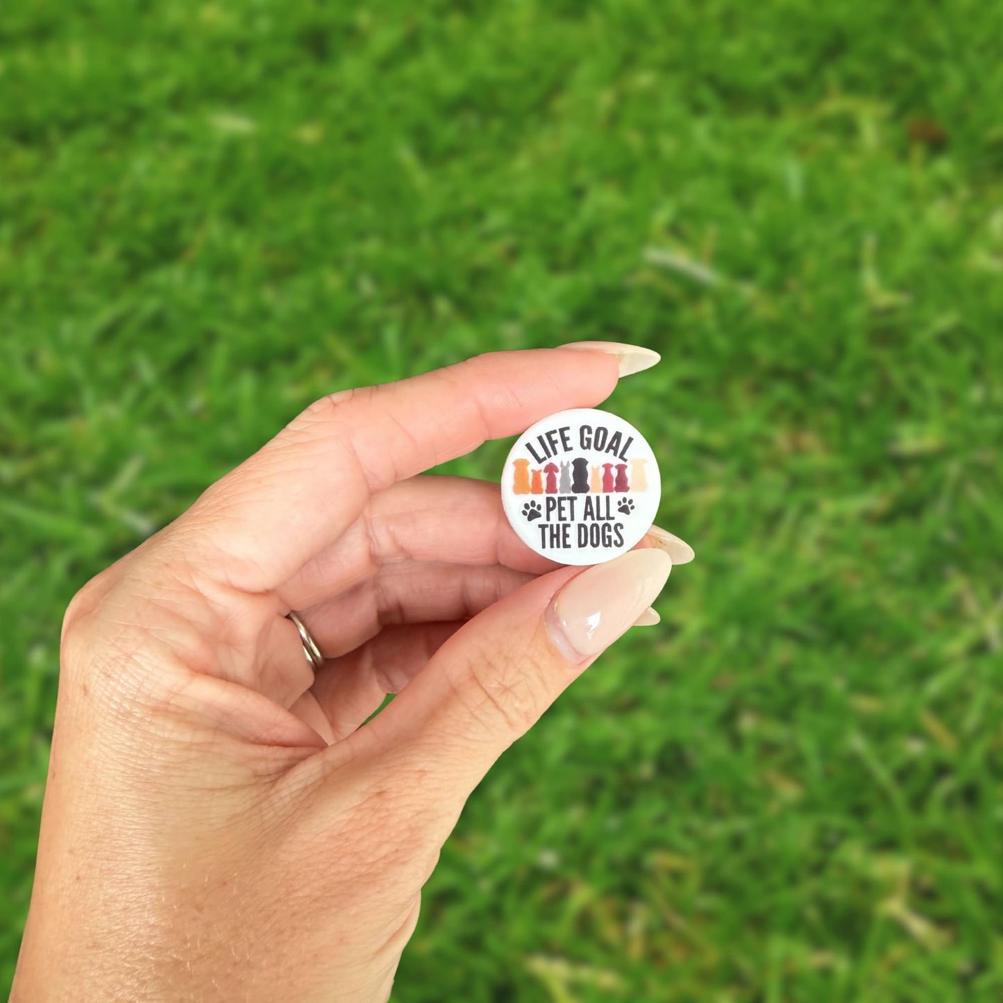 Life Goal Pet All The Dogs Circle Silicone Focal Bead 12pk 2.6 cm Dog Mom Animal Lover Beadable Pen Keychain Freshie Hanger Dachshund