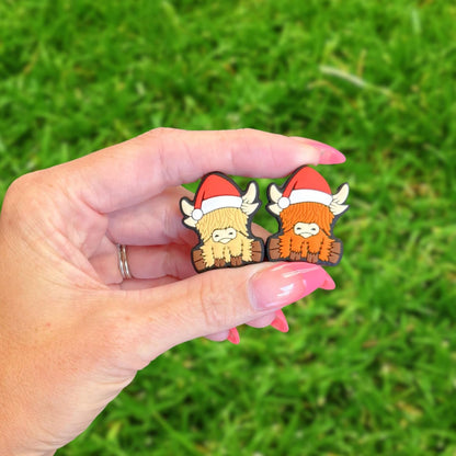 Highland Cow with Santa Hat Christmas Silicone Focal Beads 12pk Bulk 1.17x1” Hairy Animal Character Holiday Red Beadable Pen Keychain
